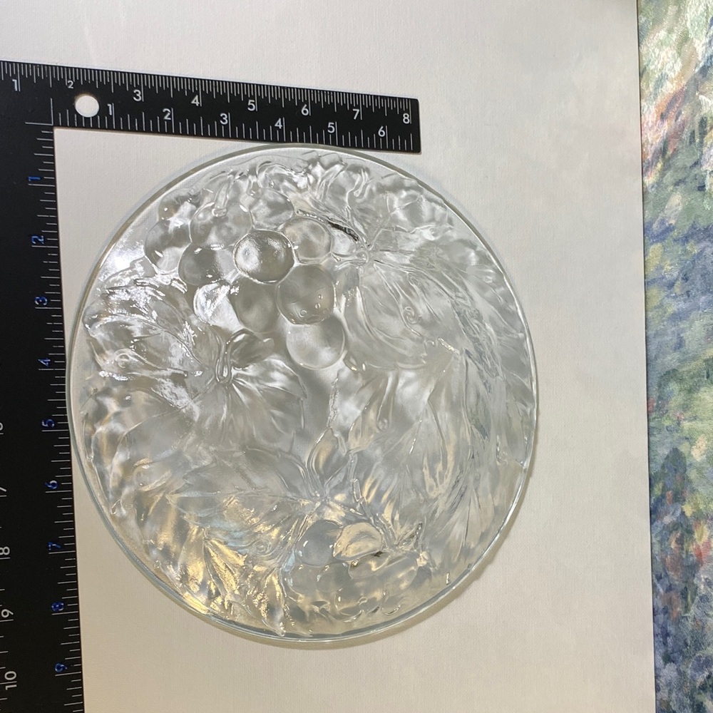 KIG Grapes And Leaves Clear 9" Glass Plate Set of 2 - Picture 8 of 8